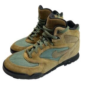 Nike Vintage 90s ACG Hiking Boots Green Tan Suede Womens 8 Trail Gorpcore